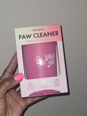 Paris Hilton Pink Paw Cleaner with Microfiber Towel